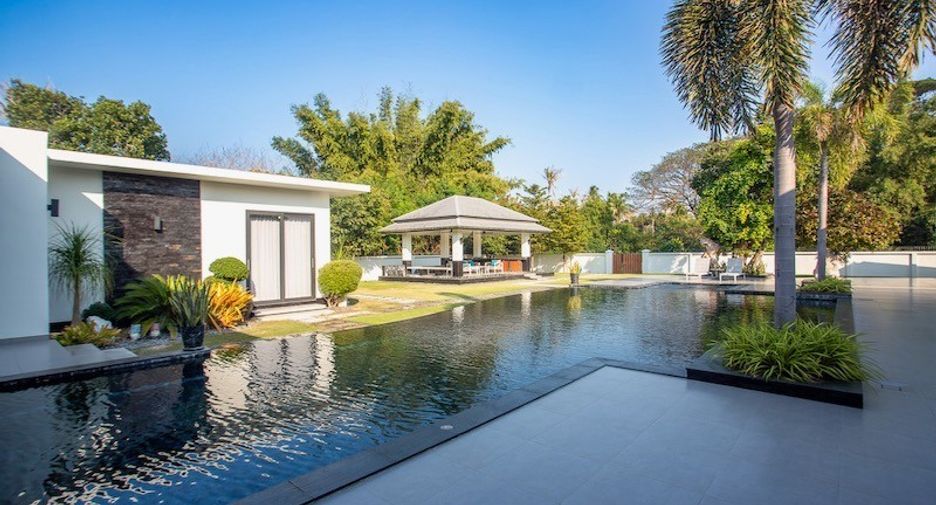 For sale 6 bedrooms house in Hua Hin, Prachuap Khiri Khan