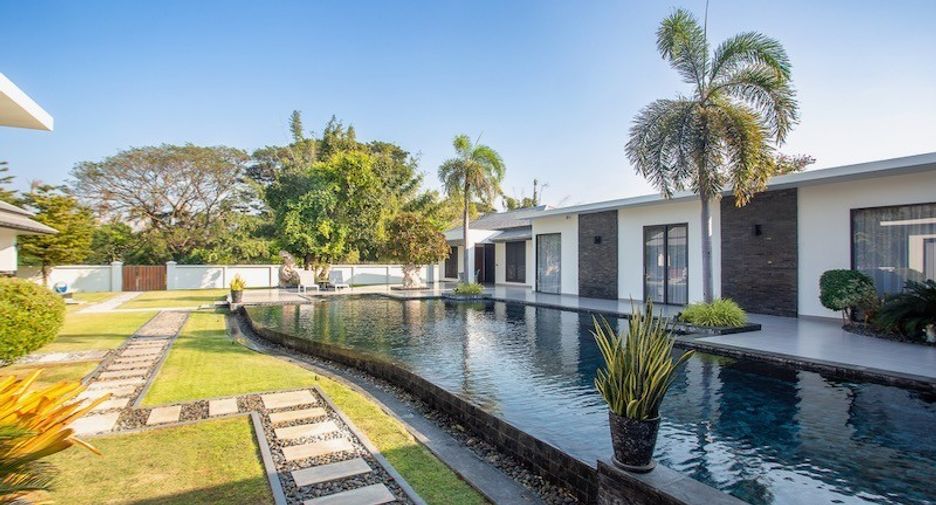 For sale 6 bedrooms house in Hua Hin, Prachuap Khiri Khan