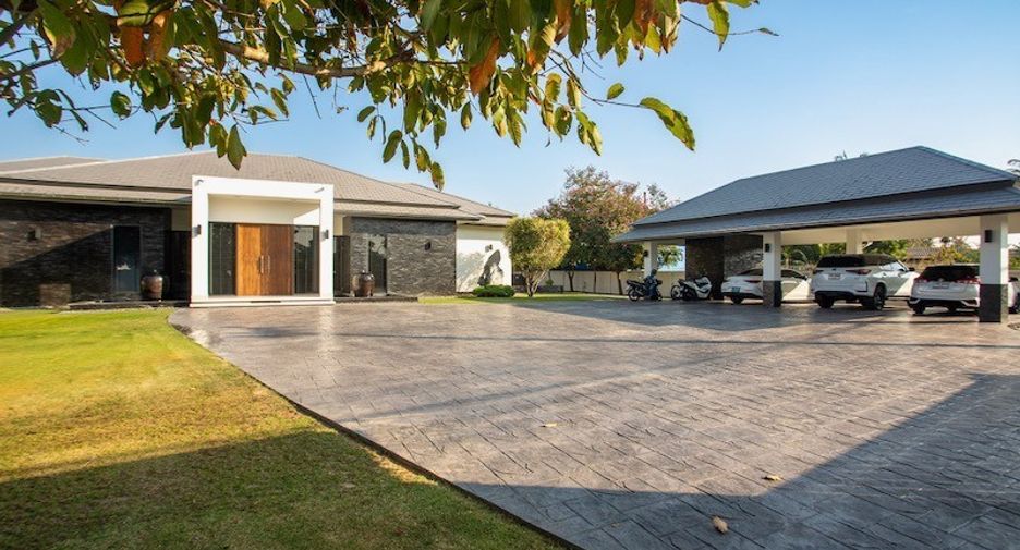 For sale 6 bedrooms house in Hua Hin, Prachuap Khiri Khan