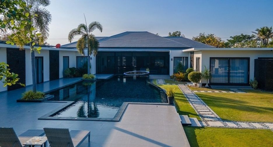 For sale 6 bedrooms house in Hua Hin, Prachuap Khiri Khan