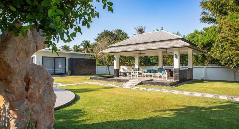 For sale 6 bedrooms house in Hua Hin, Prachuap Khiri Khan