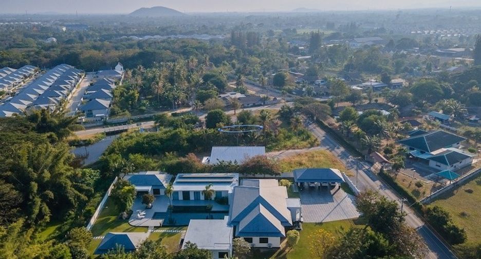 For sale 6 bedrooms house in Hua Hin, Prachuap Khiri Khan