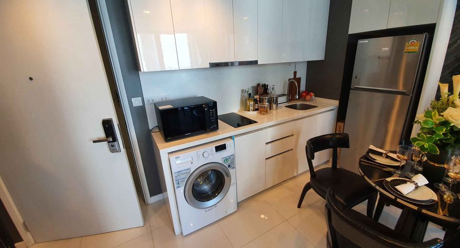 For rent 2 bed condo in Sathon, Bangkok