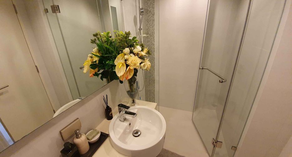 For rent 2 bed condo in Sathon, Bangkok