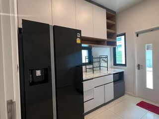 For rent and for sale 4 bed house in Bang Phli, Samut Prakan