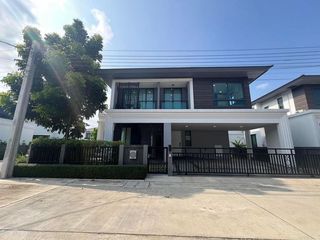 For rent and for sale 4 bed house in Bang Phli, Samut Prakan