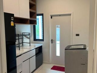 For rent and for sale 4 bed house in Bang Phli, Samut Prakan