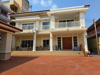 For sale land in Phra Khanong, Bangkok