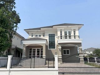 For rent and for sale 3 bed house in Bang Phli, Samut Prakan