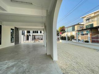 For rent 1 bed office in Bang Kapi, Bangkok