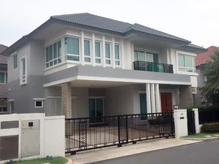 For sale and for rent 4 bed house in Saphan Sung, Bangkok