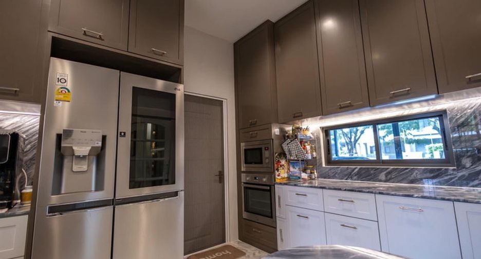 For sale 4 bed house in Pak Kret, Nonthaburi