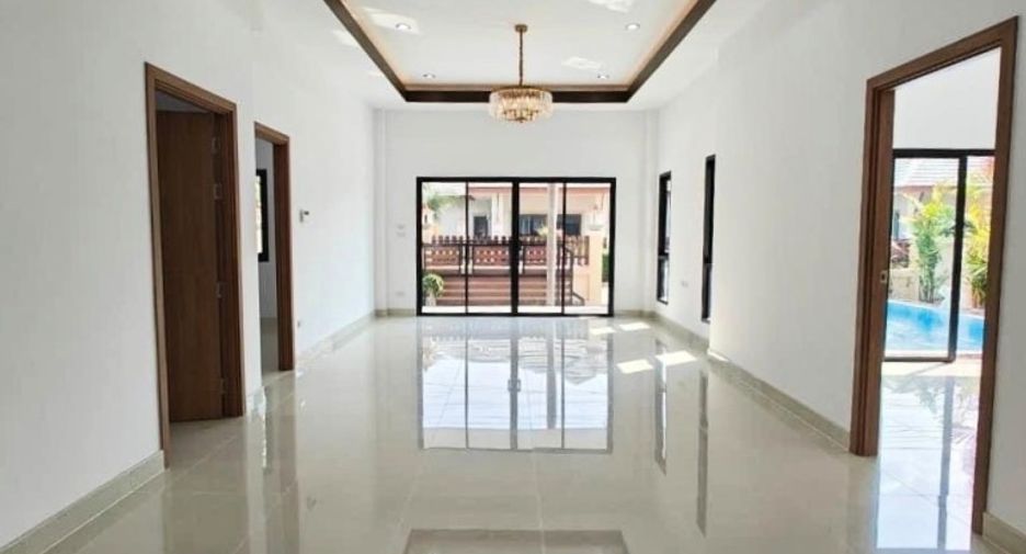 For sale 3 bedrooms house in Huay Yai, Pattaya