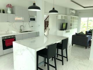 For rent and for sale 4 bed house in Huai Khwang, Bangkok