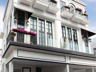For sale 3 bed townhouse in Watthana, Bangkok