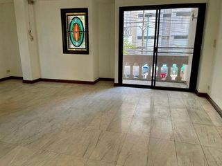 For rent 8 bed office in Khlong Toei, Bangkok