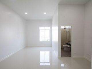 For sale 1 bed office in Huai Khwang, Bangkok