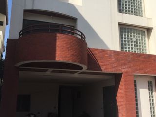 For sale 5 bed office in Khlong Toei, Bangkok