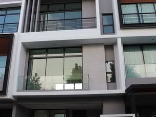 For sale 3 bed townhouse in Saphan Sung, Bangkok