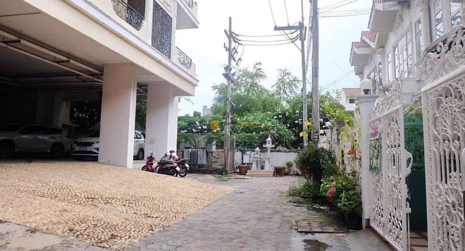 For rent and for sale 2 bedrooms house in Bang Lamung, Chonburi