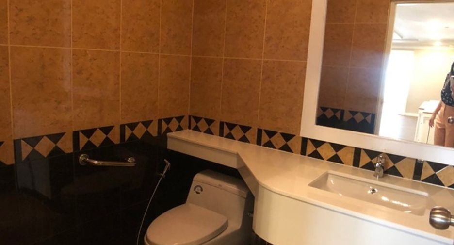 Аренда 4 спальни кондо в Щаттхана, Бангкок