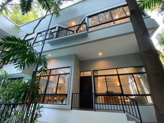 For rent 4 bed villa in Khlong Toei, Bangkok