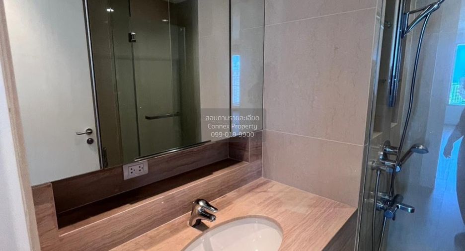 For rent 3 bedrooms condo in Pathum Wan, Bangkok