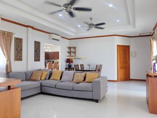 Haus zur Miete und zum Kauf mit 4 Zimmer in Bang Lamung, Chonburi