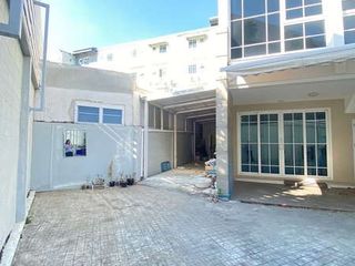 For rent and for sale 5 bed office in Bang Na, Bangkok