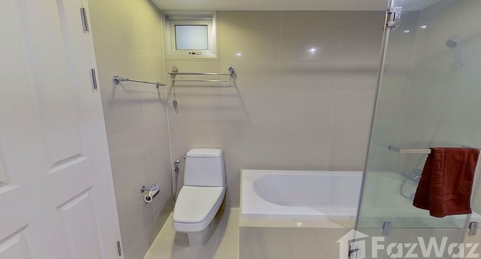 For sale 2 bed condo in Huai Khwang, Bangkok