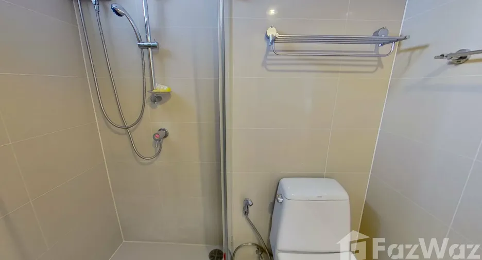 For sale 2 bed condo in Huai Khwang, Bangkok