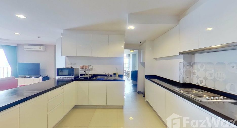 For sale 2 bed condo in Huai Khwang, Bangkok