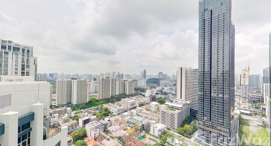 For sale 2 bed condo in Huai Khwang, Bangkok
