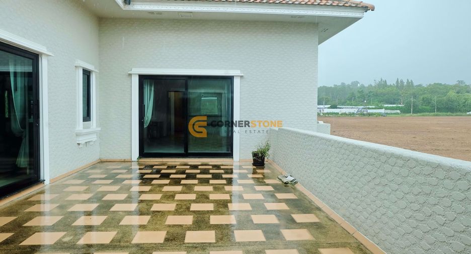 For rent and for sale 4 bedrooms house in East Pattaya, Pattaya
