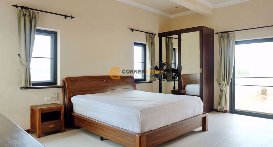 For rent and for sale 4 bedrooms house in East Pattaya, Pattaya