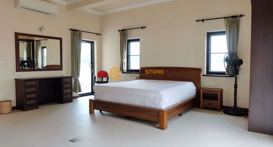 For rent and for sale 4 bedrooms house in East Pattaya, Pattaya