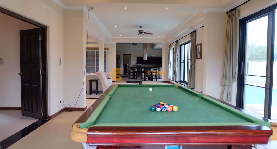 For rent and for sale 4 bedrooms house in East Pattaya, Pattaya