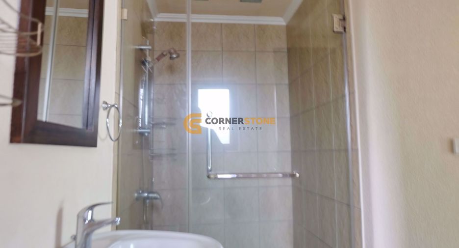 For rent and for sale 4 bedrooms house in East Pattaya, Pattaya
