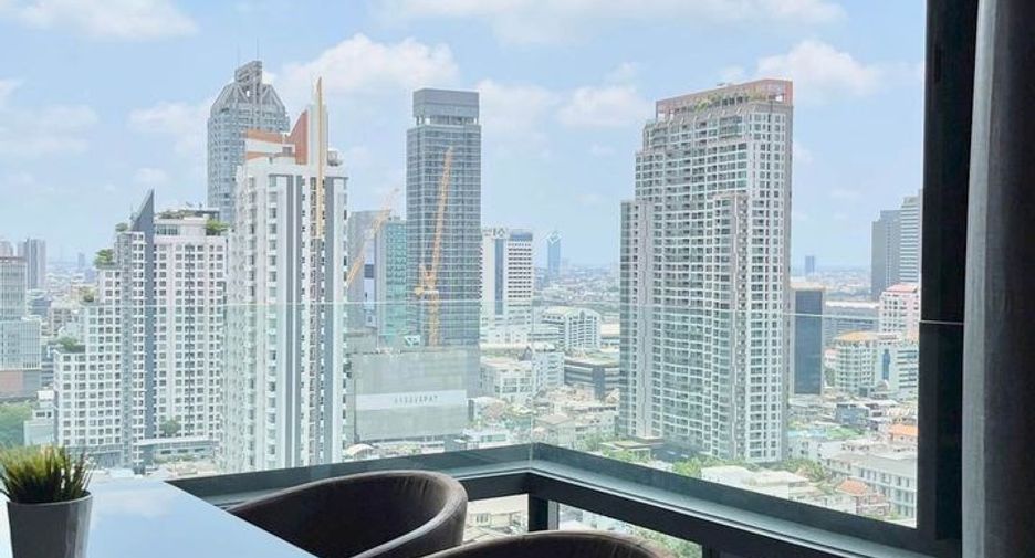 Condo en alquiler y en venta de 2 habitaciones en Bang Rak, Bangkok