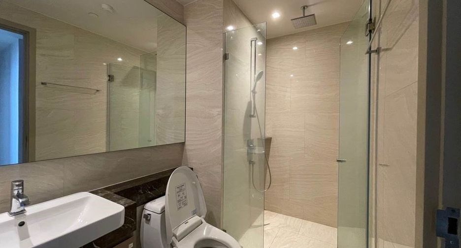 Condo en alquiler y en venta de 2 habitaciones en Bang Rak, Bangkok