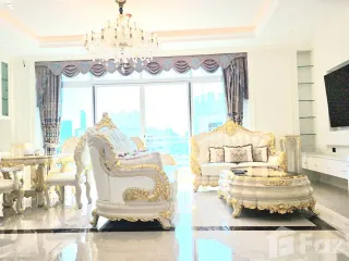 For sale 4 bed condo in Huai Khwang, Bangkok