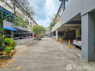 For sale 12 bed retail Space in Bang Lamung, Chonburi