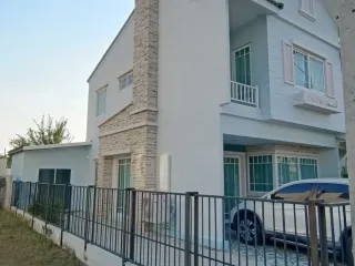 For sale 3 bed townhouse in Bang Lamung, Chonburi