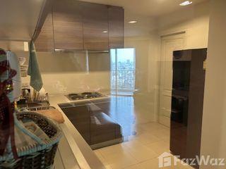 For sale 3 bed condo in Huai Khwang, Bangkok