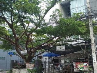 For sale 4 bed townhouse in Lat Phrao, Bangkok