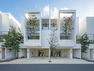 For sale 4 bed townhouse in Thalang, Phuket
