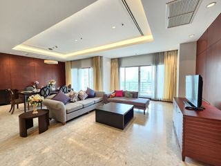 For rent 3 Beds condo in Pathum Wan, Bangkok