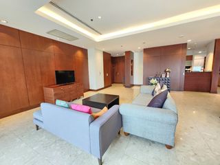 For rent 3 Beds condo in Pathum Wan, Bangkok