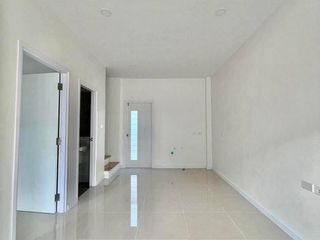 For sale 3 bed townhouse in Bang Bo, Samut Prakan