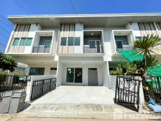 For sale 3 bed townhouse in Mueang Samut Prakan, Samut Prakan